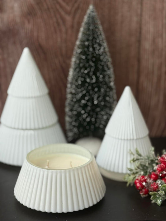 Pineberry Woods - 8 oz Tree - White